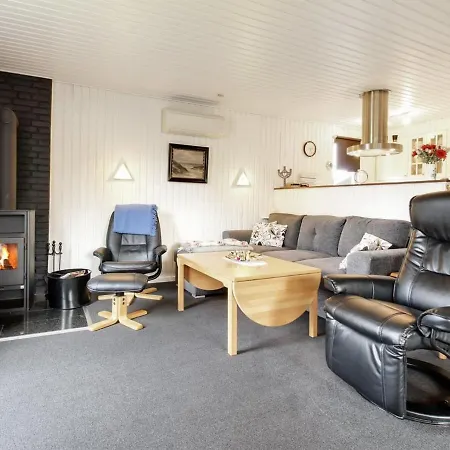 Holiday home Aima - 400m From The Sea In Ne Jutland By Interhome *
