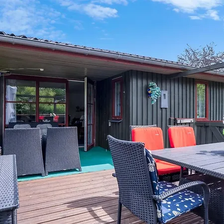 Aima - 400m From The Sea By Interhome * Hals